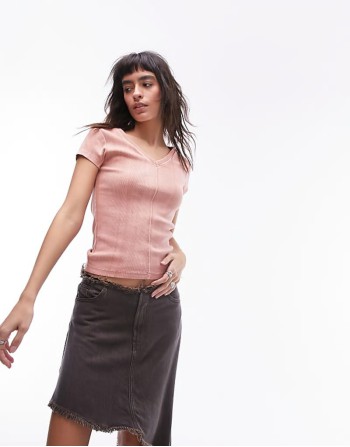acid wash v neck tee in pink