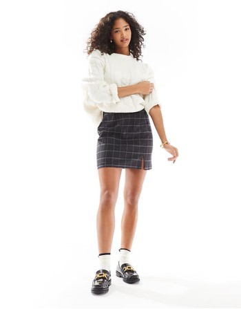 notch front tailored skirt in dark grey melange with windowpane check