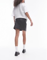 faux leather crinkle mini skirt in black