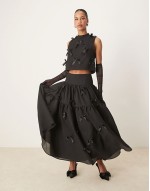 bow co-ord in black