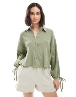 cropped textured shirt